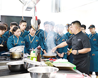 �����¶������ѧУ ���ʾ��