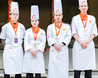 �����¶������ѧУ ����ʦ��