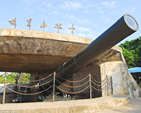 �����¶������ѧУ ���ź���ɽ��̨