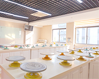 �����¶������ѧУ �������