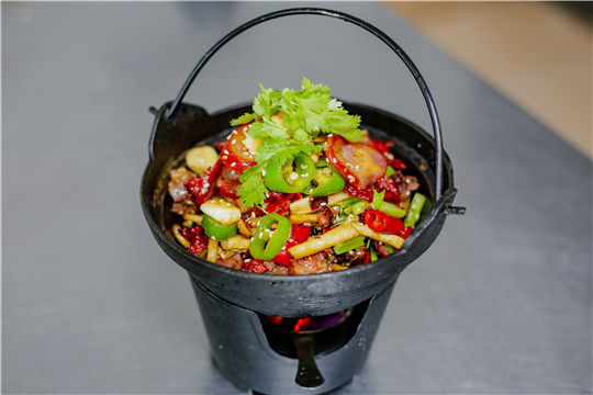 ����������