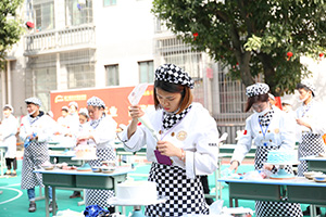 ����ѧ��ʦ�ȽϺã�