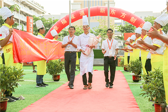 ����ʦ��У԰�������¶��������������ܴ�ʦ���