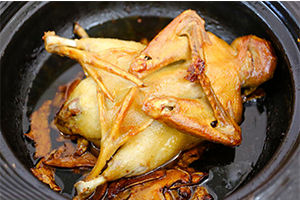 ������ɫ��ʳ����ĸѼ��