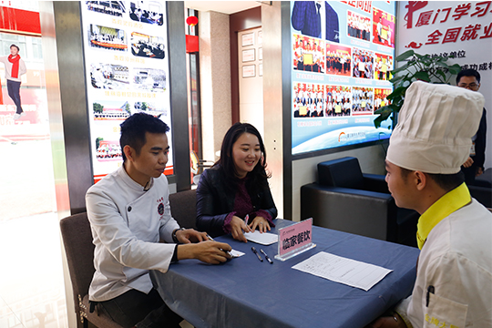 У�������ҵ�ֳ�ǩԼ