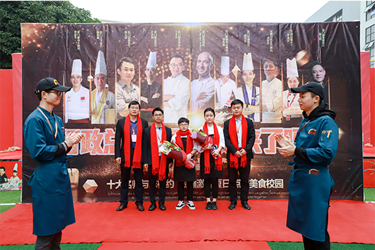 ����������У԰