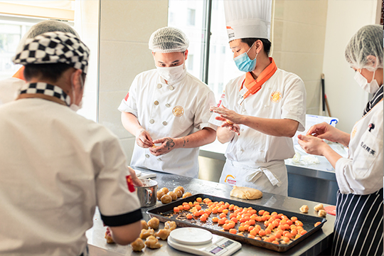 �����¶������ѧУ�±�����