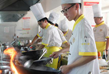 �������¶�������ѧ���˺ܶ�