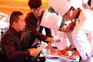 �����¶�������ʦ�������г��������⼰ע������