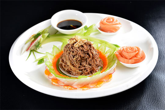 ��ɫ��԰�ز�ס �����¶������ѧУѧ����Ʒ