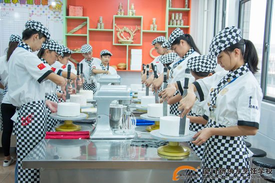 �����¶������ѧУ