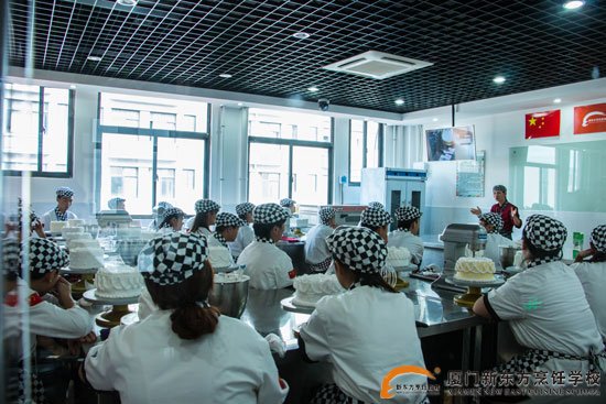 �����¶������ѧУ