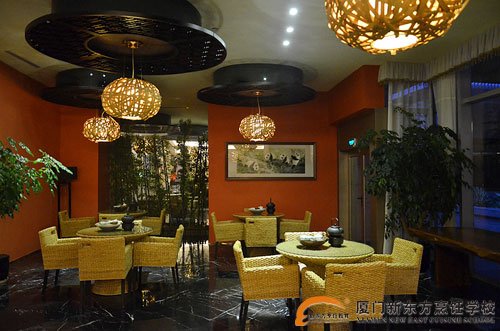  ��У�������������׿�������޹�˾