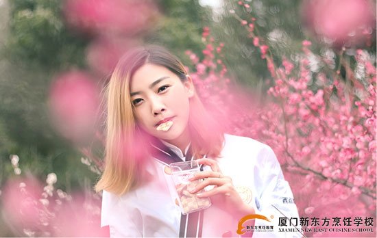 ���������¶��� һ���ഺ����������