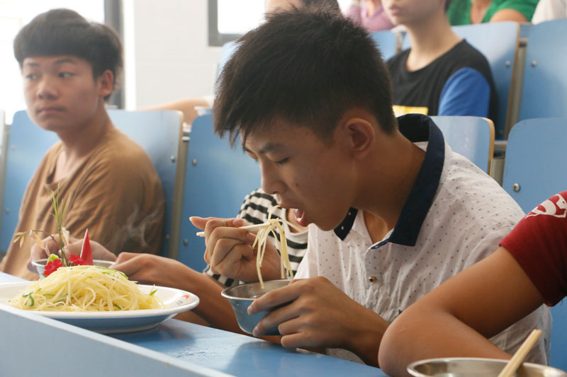 ����רҵ�����֮���ƴ��