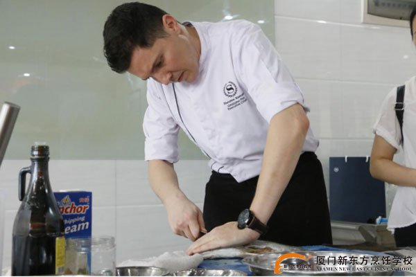 �����¶������ѧУ