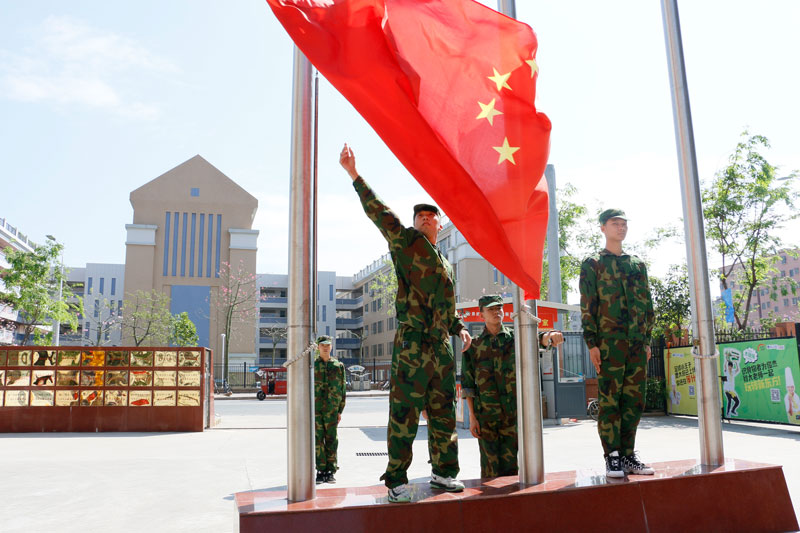 �׽�У԰�Ļ������ڿ�Ļʽ