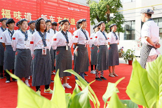 �����ഺ ���ķ���������¶������ѧУ�ڶ������ѵ����