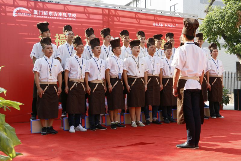 �����ഺ ���ķ���������¶������ѧУ�ڶ������ѵ����