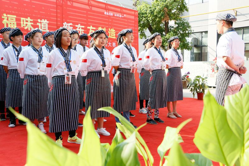 �����ഺ ���ķ���������¶������ѧУ�ڶ������ѵ����