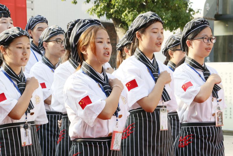 �����ഺ ���ķ���������¶������ѧУ�ڶ������ѵ����