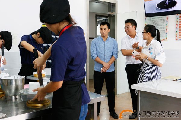 �����¶������ѧУ