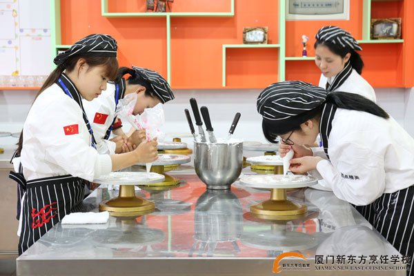 �����¶������ѧУ