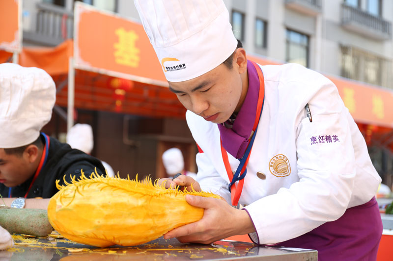 ���˽�������չ