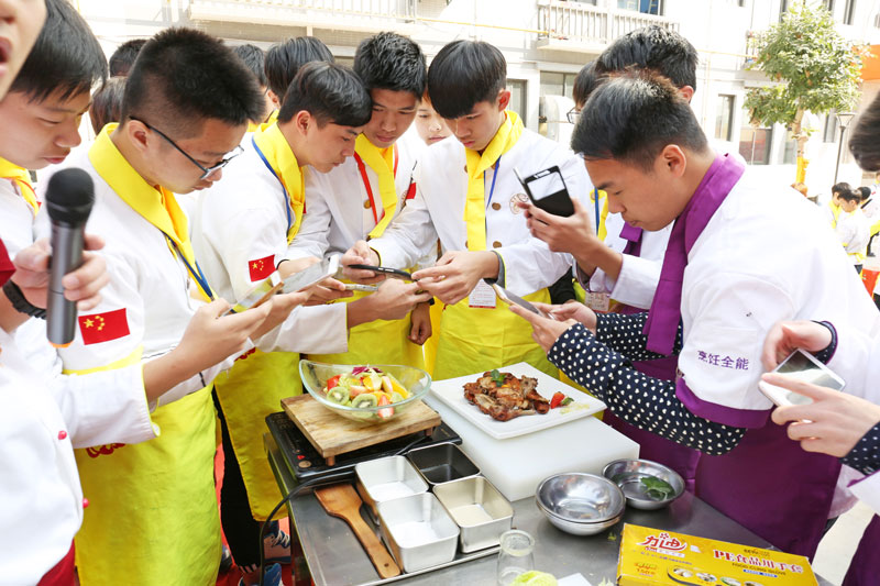 2017���ʦ��У԰���ټҲ����ܼ���У�ڿ�