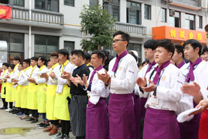 �ʺ�ɫ���ഺ�� ̤�ζ���