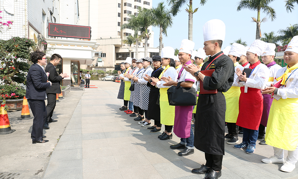 �Һ͡����ݱ��ݡ��и�Լ��