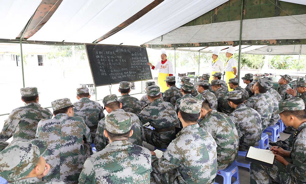 ��УӦ��Ϊ���Ӻ��ڴ���Ա��ѵ��⿼���