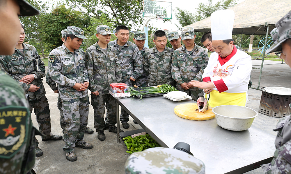 ��УӦ��Ϊ���Ӻ��ڴ���Ա��ѵ��⿼���