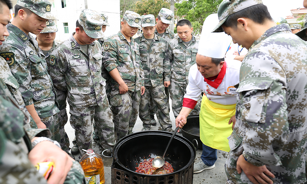 ��УӦ��Ϊ���Ӻ��ڴ���Ա��ѵ��⿼���