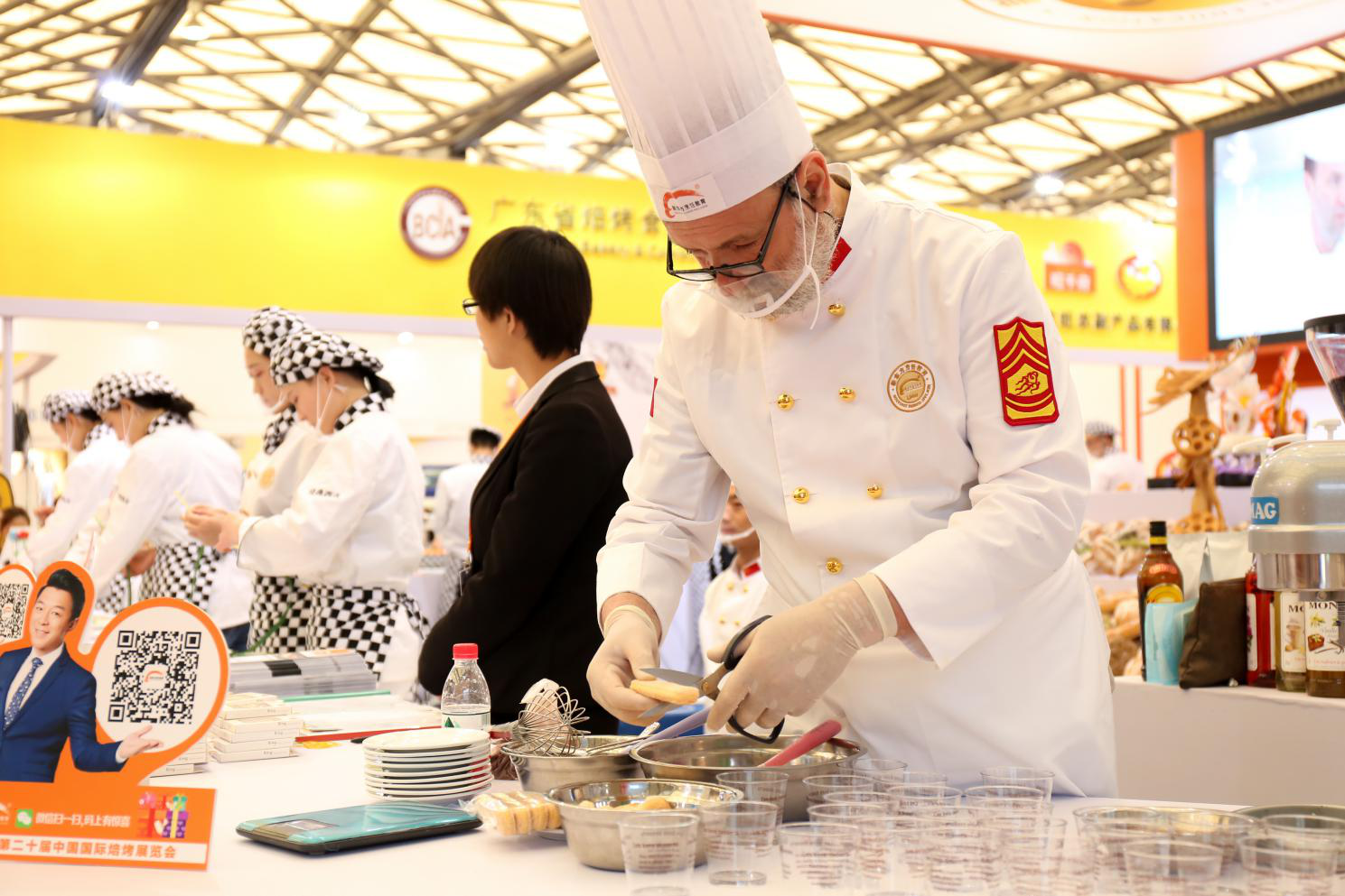 �¶����׼����ʺ決չ �ٶȵ����Ϻ�̲