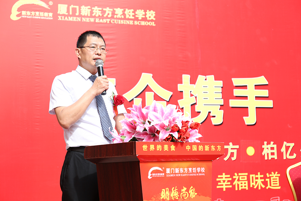 ��һ��У����࿪�����¡�ؾ��У�