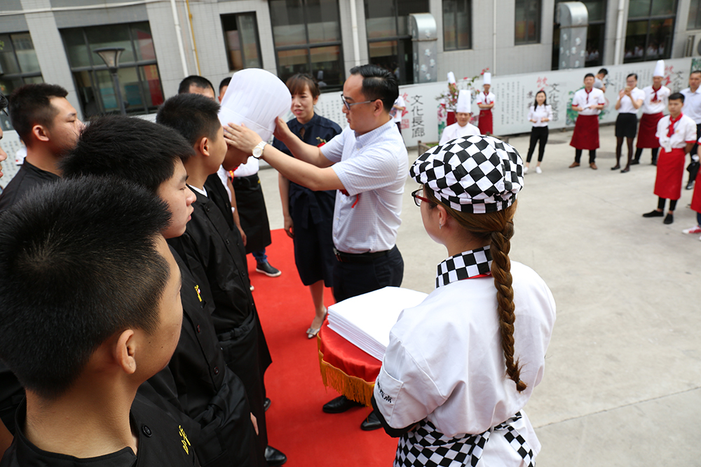 ��һ��У����࿪�����¡�ؾ��У�