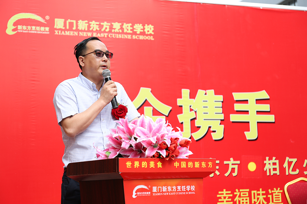 ��һ��У����࿪�����¡�ؾ��У�