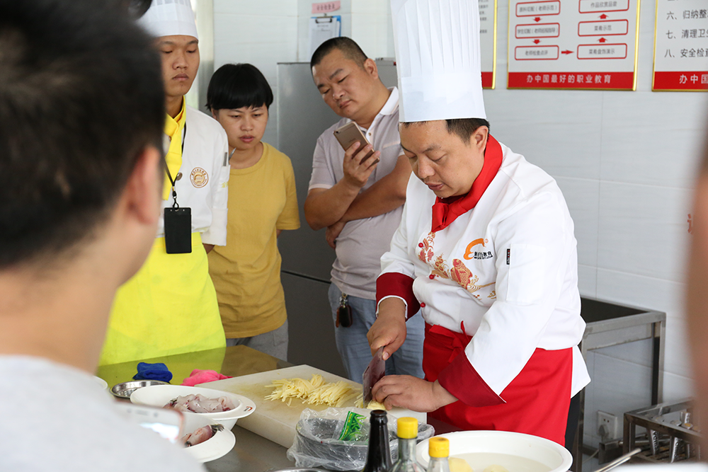 ��ζ��ĩ ����������������Բ����Ļ��