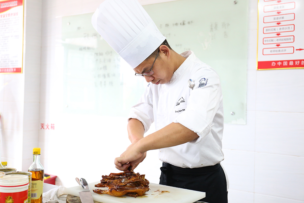 �׽컪�˳�ʦ�����𽱻�����Ŵ�ʦ��У�ڿ�