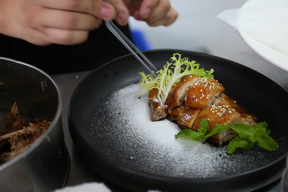 �׽컪�˳�ʦ�����𽱻�����Ŵ�ʦ��У�ڿ�