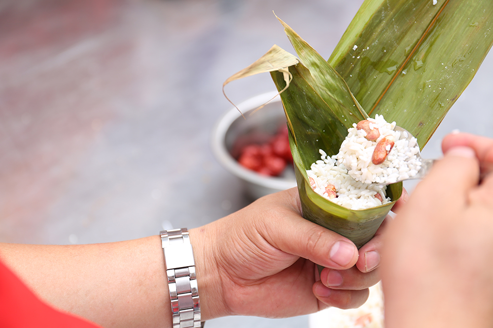 �������ַ��족����š��ա�ӭ����