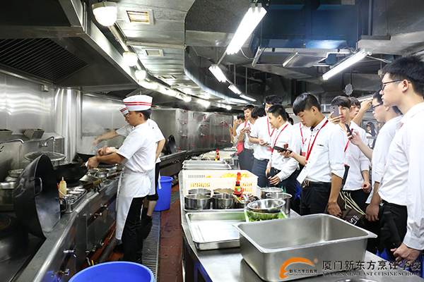 �����¶������ѧУ