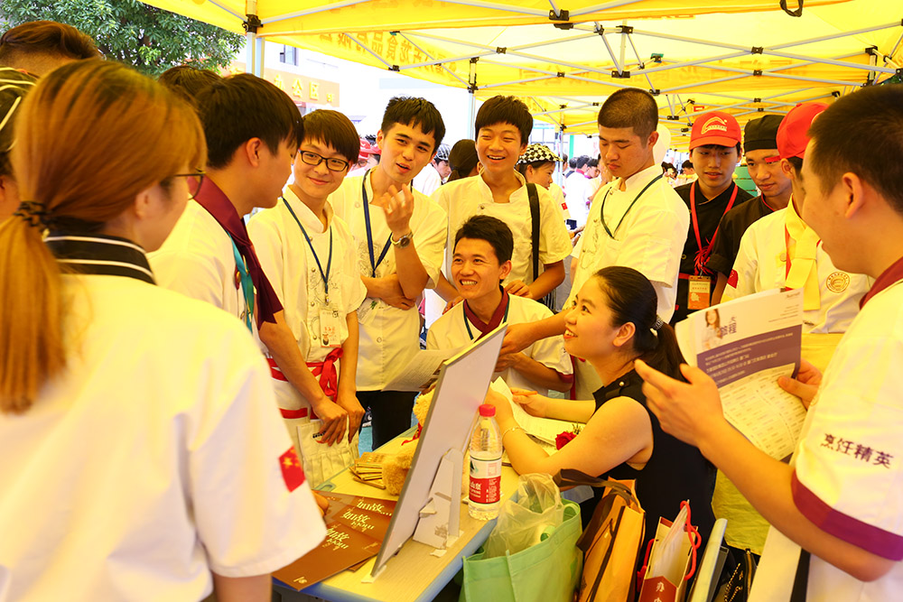 �����¶���2017У�����˫ѡ��