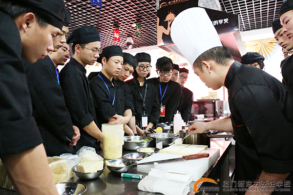 �����¶������ѧУ