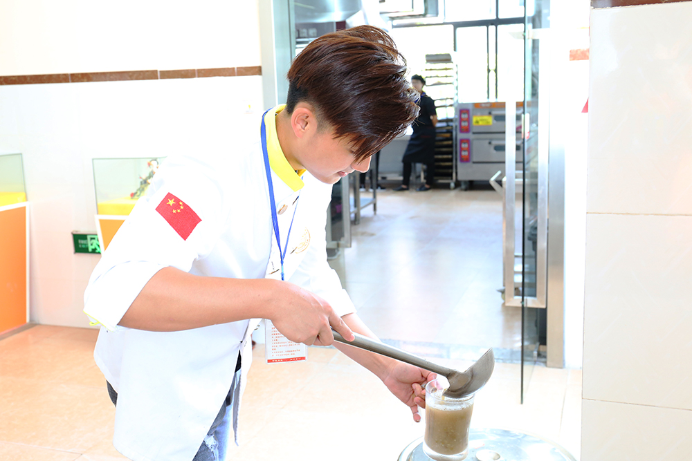 ѧУ�ػ�ѧ�� �ṩ�̶����������