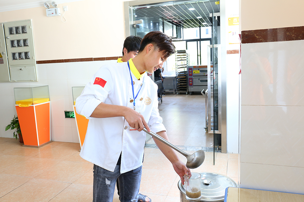 ѧУ�ػ�ѧ�� �ṩ�̶����������