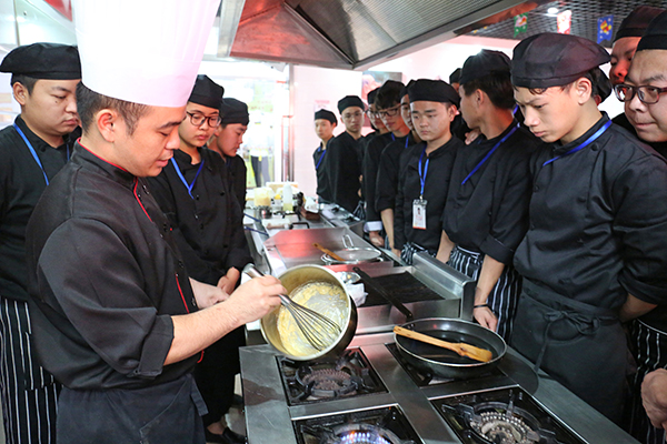 �����¶������ѧУ