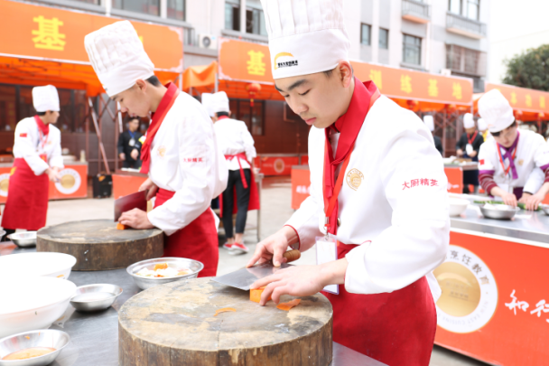 �����¶������ѧУ