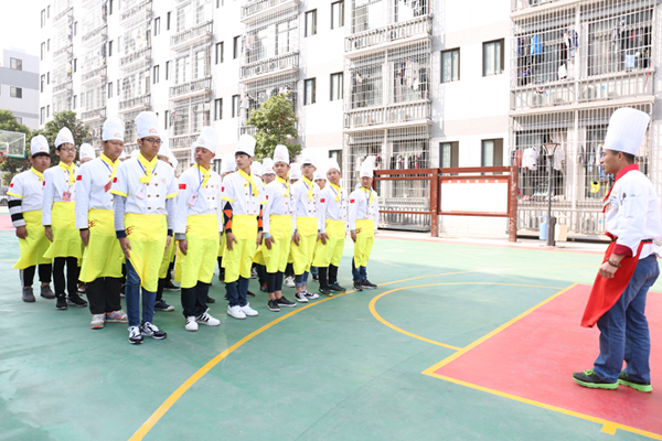 �����¶������ѧУ